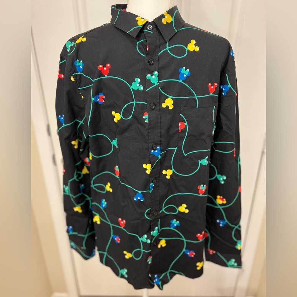 Men’s Disney Stitch Shoppe Mickey Mouse Christmas Lights Button up Shirt
